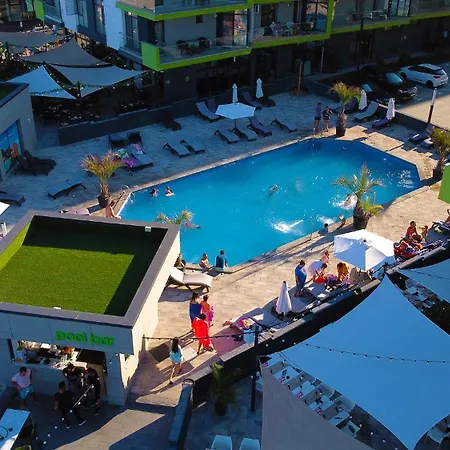 Santa Monica Pool & Mamaia Nord