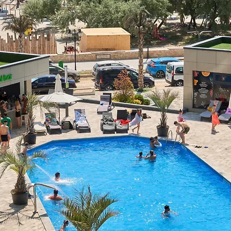 Apartament Santa Monica Pool & Mamaia Nord *