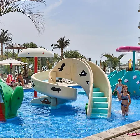 Santa Monica Pool & Mamaia Nord Năvodari