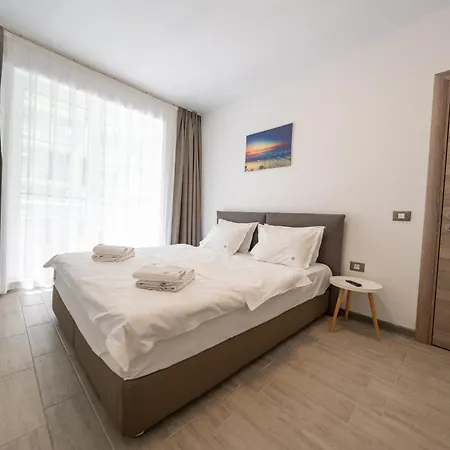 Santa Monica Pool & Mamaia Nord Năvodari