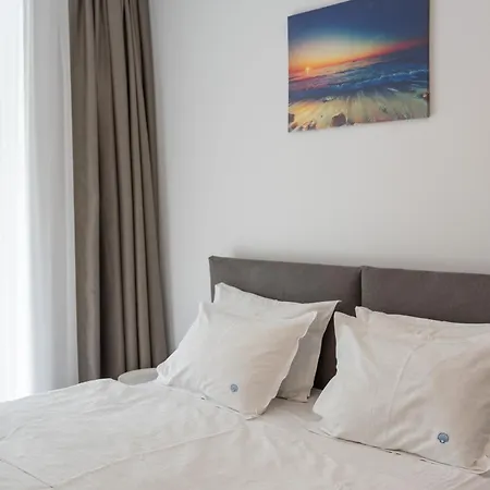 Santa Monica Pool & Mamaia Nord Apartament