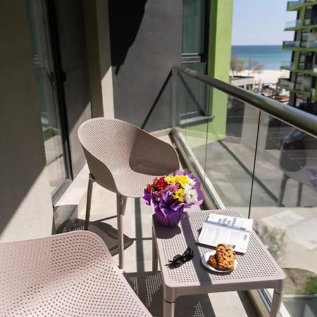 Apartament Santa Monica Pool & Mamaia Nord