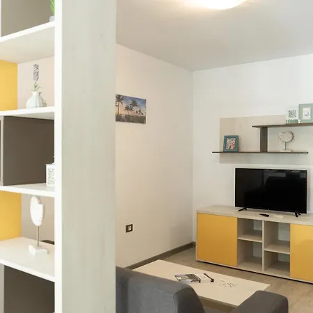 Apartament Santa Monica Pool & Mamaia Nord *