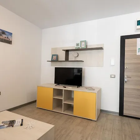 Santa Monica Pool & Mamaia Nord Apartament