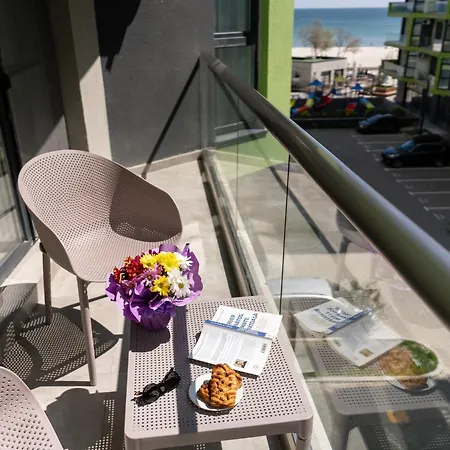 Apartament Santa Monica Pool & Mamaia Nord